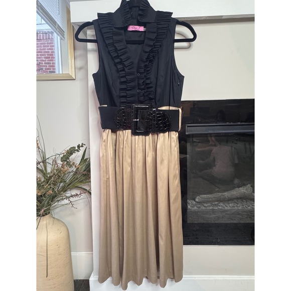 Eliza J Dresses & Skirts - Eliza J Black Ruffled Collar Sleeveless Beige Maxi Dress Belted Size 6